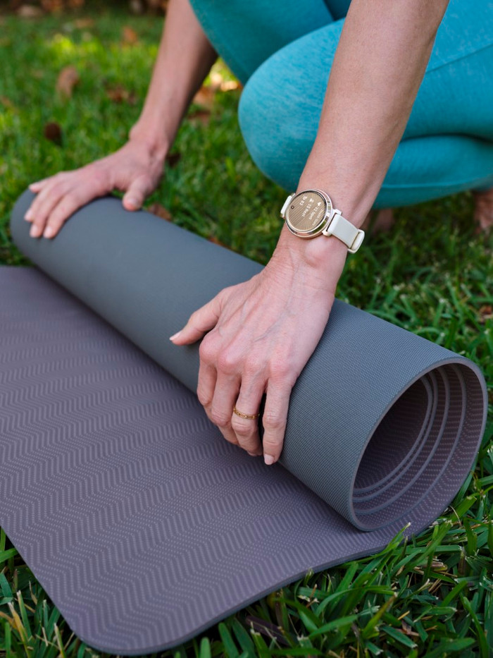 Garmin Lily 2 Crème product in gebruik