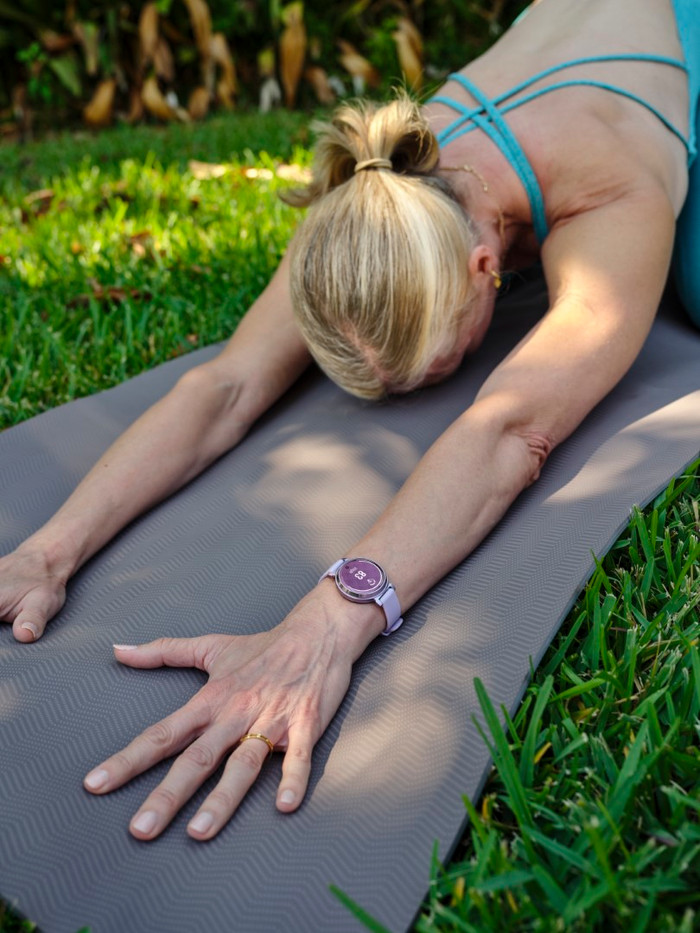 Garmin Lily 2 Purple product in use