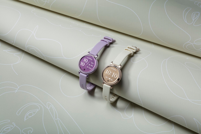 Garmin Lily 2 Purple product in use