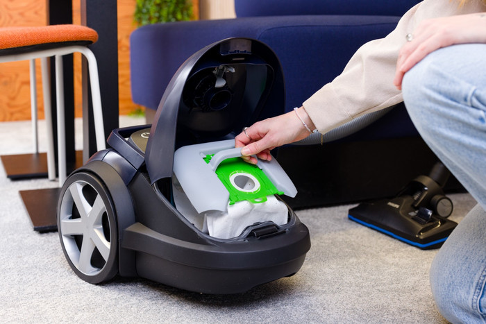 BlueBuilt Vacuum Cleaner Bags for AEG and Philips (28 units) product in use