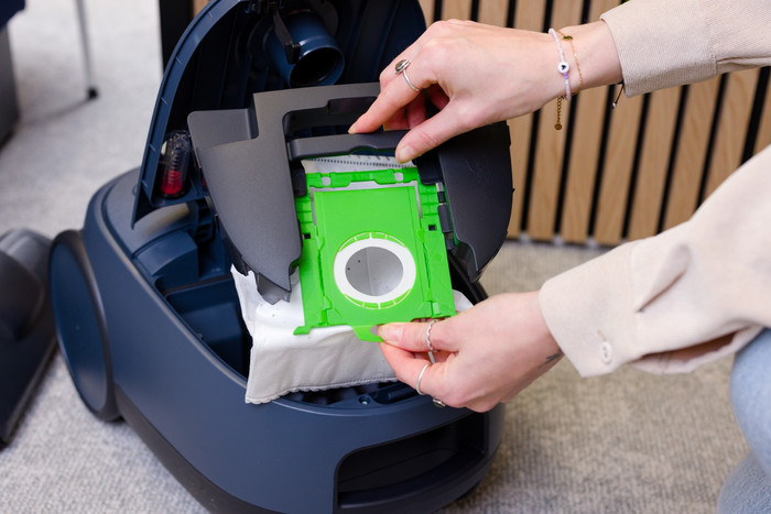 BlueBuilt Vacuum Cleaner Bags for AEG and Philips (28 units) product in use