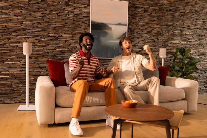 Denon Home 200 Zilver product in gebruik