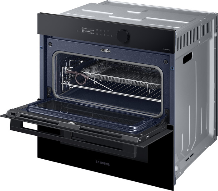 Samsung NV7B5755SAK/U1 Dual Cook Flex detail