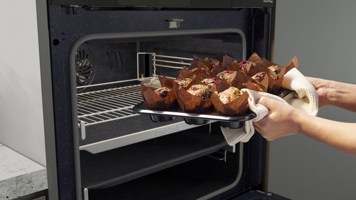 Samsung NV7B5755SAK/U1 Dual Cook Flex product in gebruik