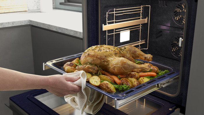 Samsung NV7B5755SAK/U1 Dual Cook Flex product in gebruik