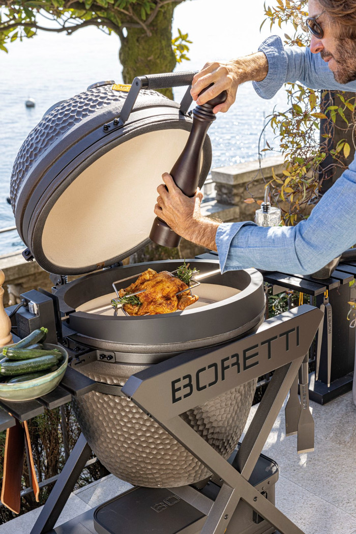 Boretti Ceramica Large Rotisserie product in use