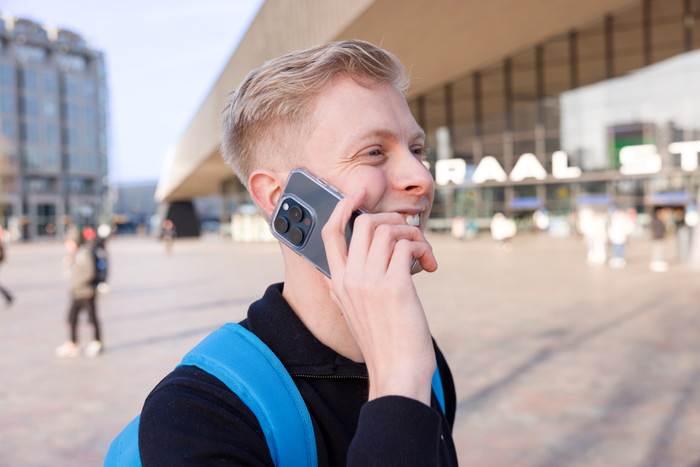 BlueBuilt Protective Back Cover iPhone 15 Pro Transparent visual Coolblue 3