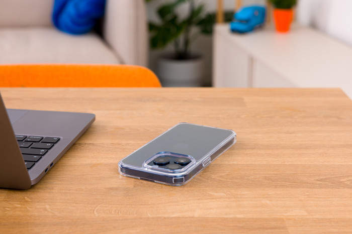 BlueBuilt Protective Back Cover iPhone 15 Pro Transparent visual Coolblue 2