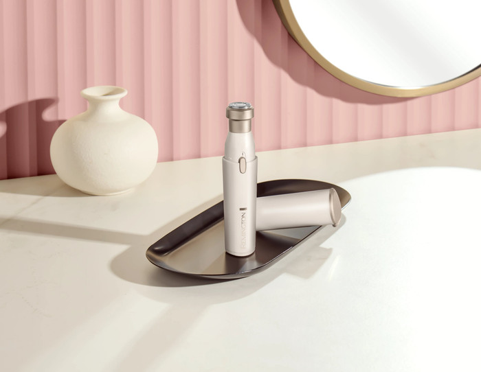 Remington BareMe 3-in-1 Facial Hair Remover WFS310 produit à l'usage