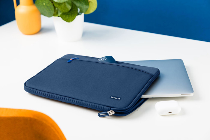 BlueBuilt Laptop Sleeve Width 37cm 15 - 16 inches S Blue product in use