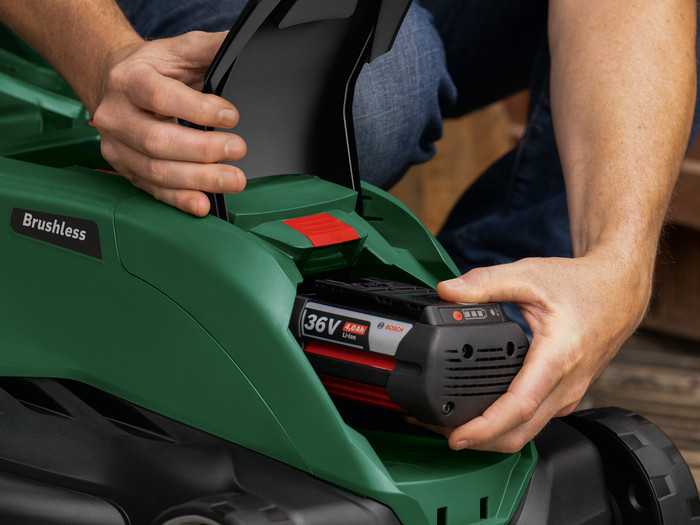 Bosch AdvancedRotak 36V-44-750 incl. 4,0 Ah Accu + AdvancedGrassCut 36V-33 (zonder accu) detail