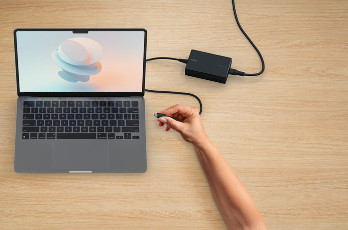 Belkin USB-C Core GaN Adaptateur Secteur 100 W produit à l'usage