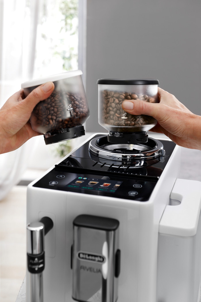 De'Longhi Rivelia EXAM440.35.W product in gebruik