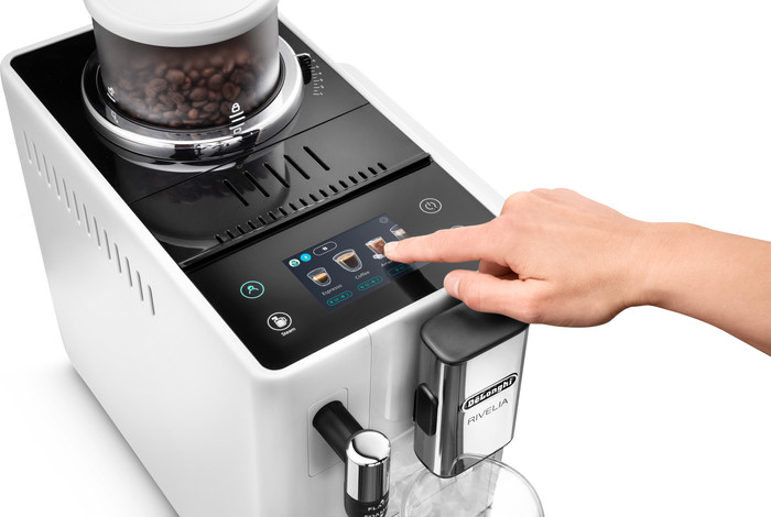 De'Longhi Rivelia EXAM440.35.W product in gebruik