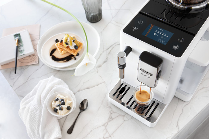 De'Longhi Rivelia EXAM440.35.W product in gebruik