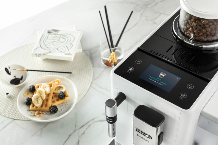 De'Longhi Rivelia EXAM440.35.W product in gebruik