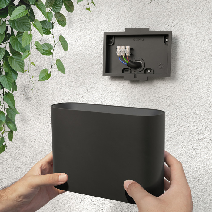 Philips Hue Dymera muurlamp - White and Color - Zwart product in gebruik