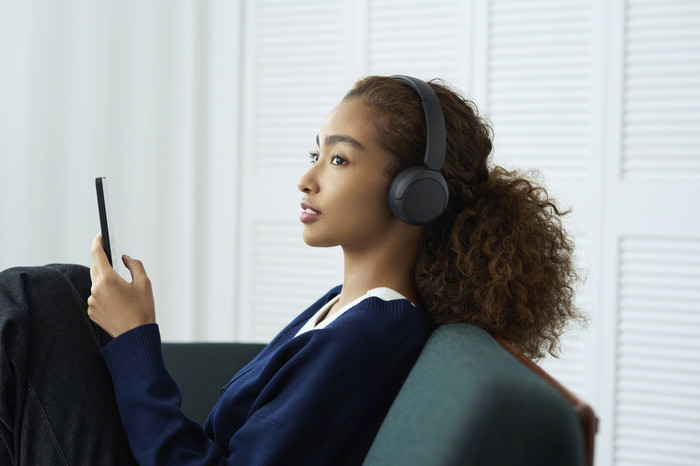 Sony WH-CH535 Black product in use