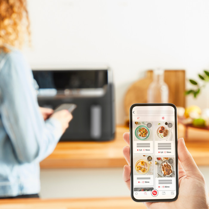 Moulinex Dual Easy Fry & Grill product in use