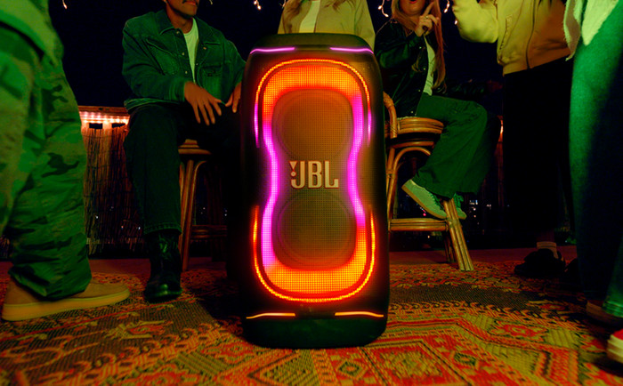JBL Partybox 330 Zwart product in gebruik