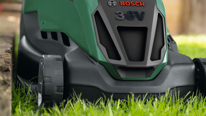 Bosch AdvancedRotak 36V-40-650 incl. 4,0 Ah Accu + AdvancedGrassCut 36V-33 (zonder accu) product in gebruik