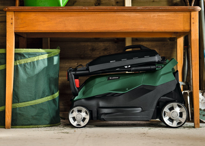 Bosch AdvancedRotak 36V-40-650 incl. 4,0 Ah Accu + AdvancedGrassCut 36V-33 (zonder accu) product in gebruik