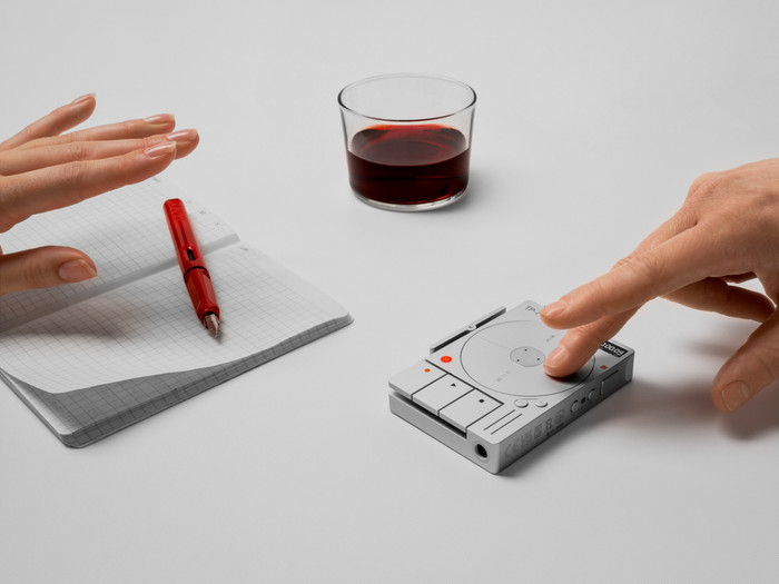 Teenage Engineering TP-7 produit à l'usage