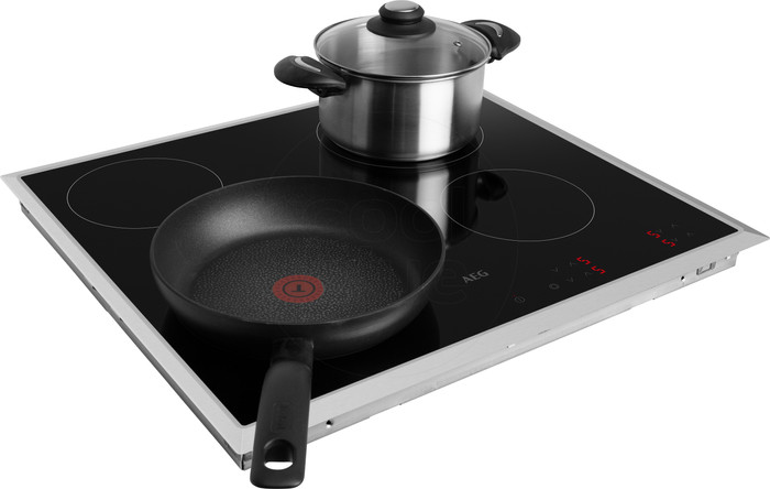 AEG HK624010XB côté gauche