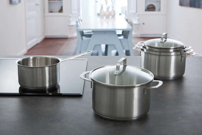 BK Bistro Cookware Set 5-piece product in use