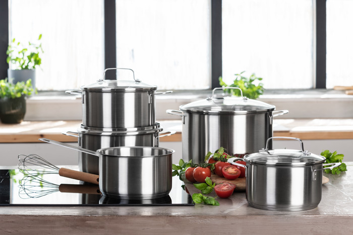 BK Bistro Cookware Set 5-piece product in use