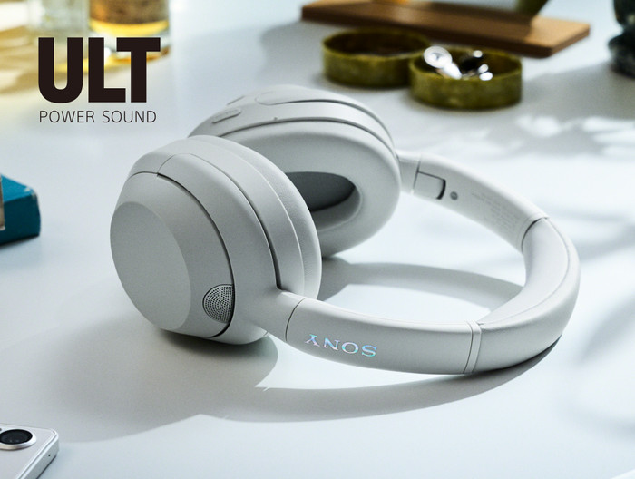 Sony ULT Wear Zwart + BlueBuilt Quick Charge Oplader met Usb A Poort 18W Zwart visual leverancier