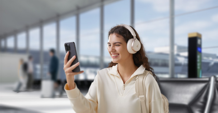 Soundcore Space One Cream + BlueBuilt Quick Charge Charger with USB-A Port 18W Black visual supplier