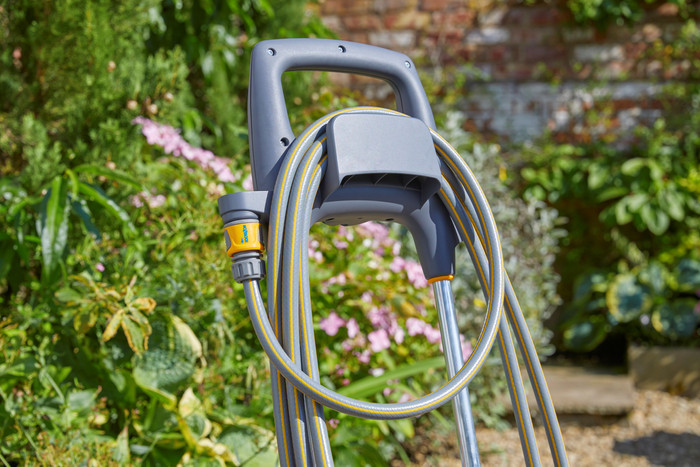 Hozelock Auto Reel Mobile 35m product in use