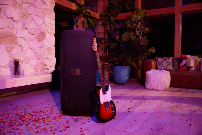 JBL Partybox Ultimate Coverhoes product in gebruik