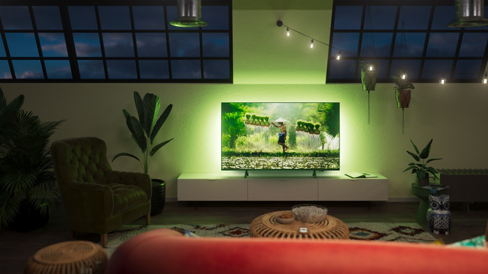 Philips 85PUS8309 - Ambilight (2024) + JBL Bar 800 Black product in use