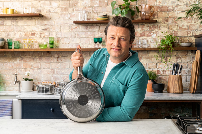 Tefal Cook Smart by Jamie Oliver Frying Pan 24cm product in use