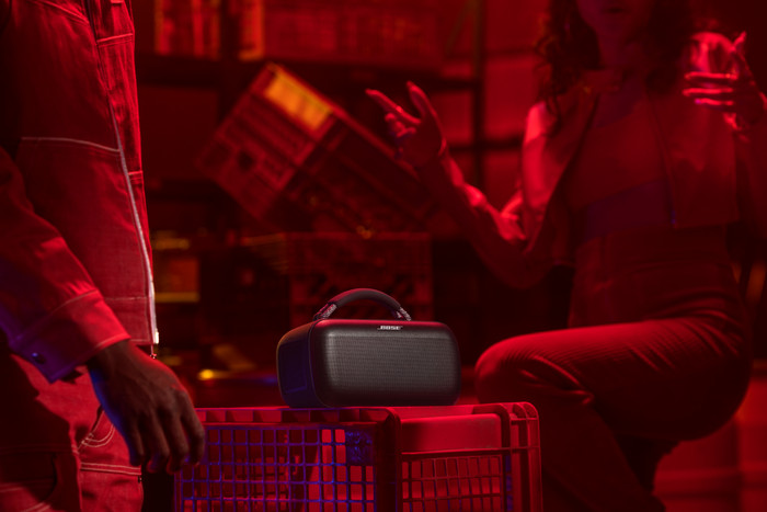 Bose SoundLink Max Zwart product in gebruik