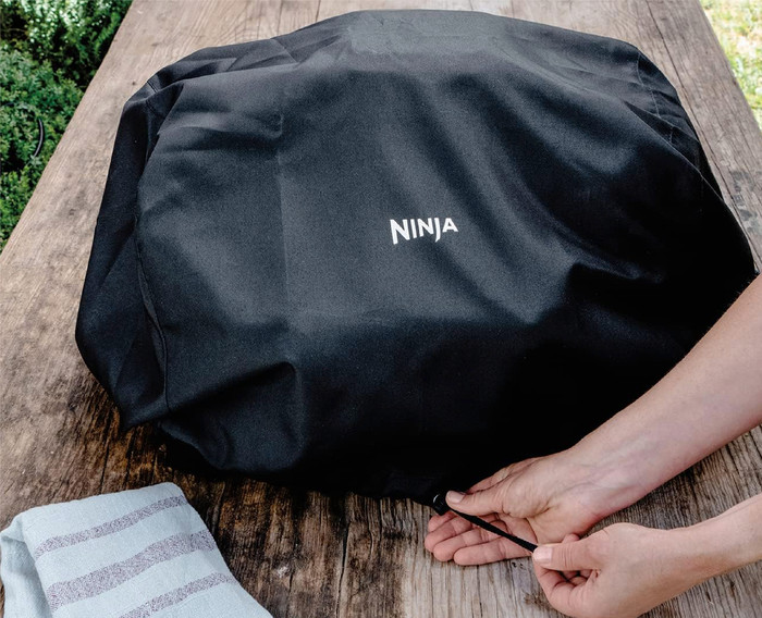 Ninja Woodfire OG850EU + Ninja Woodfire Hoes XSKOGXLCVREU product in gebruik