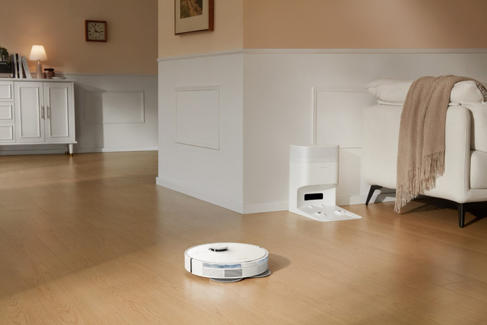 Dreame L10s Plus product in use