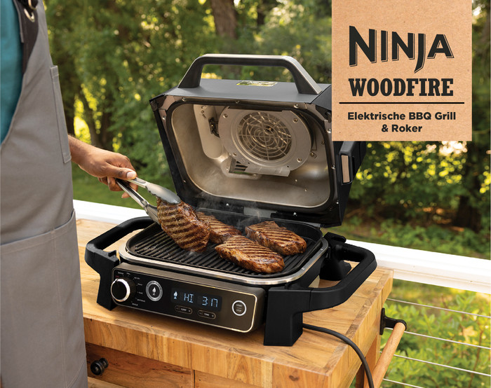 Ninja Woodfire Outdoor Grill OG701EU + Ninja Woodfire Support produit à l'usage