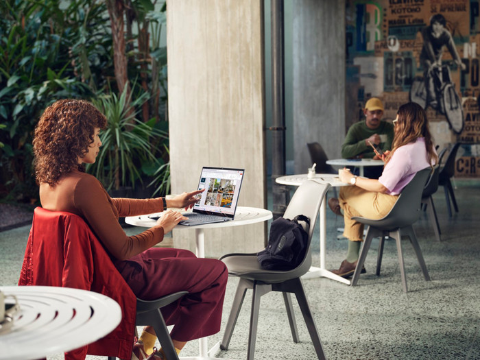 HP OmniBook X 14-fe0100nb Copilot+ PC Azerty product in gebruik