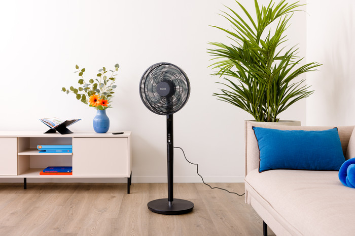 Fuave Quiet Air SF120DCPB Black product in use