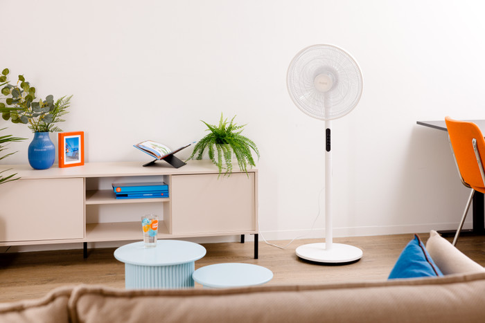 Fuave SF130ACMW White product in use