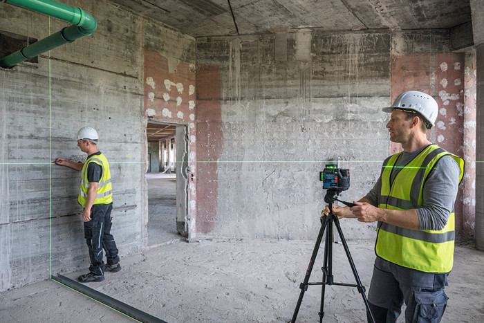 Bosch Professional GLL 12V-100-33 CG product in gebruik