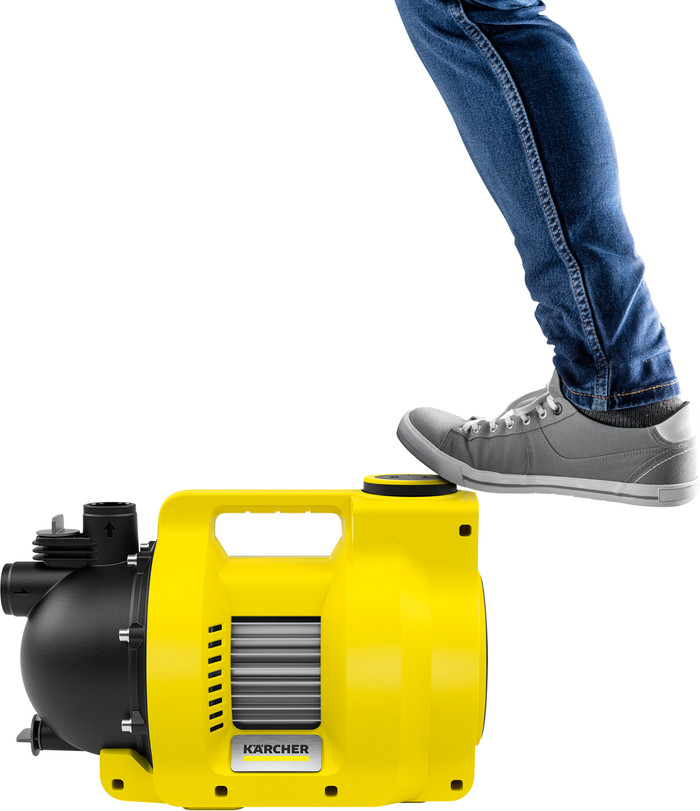 Kärcher BP 6.000 Garden product in use