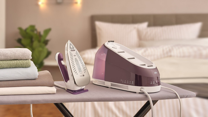Braun CareStyle 5 IS5247VI product in use
