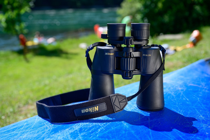 Nikon Aculon A211 10-22x50 dessus