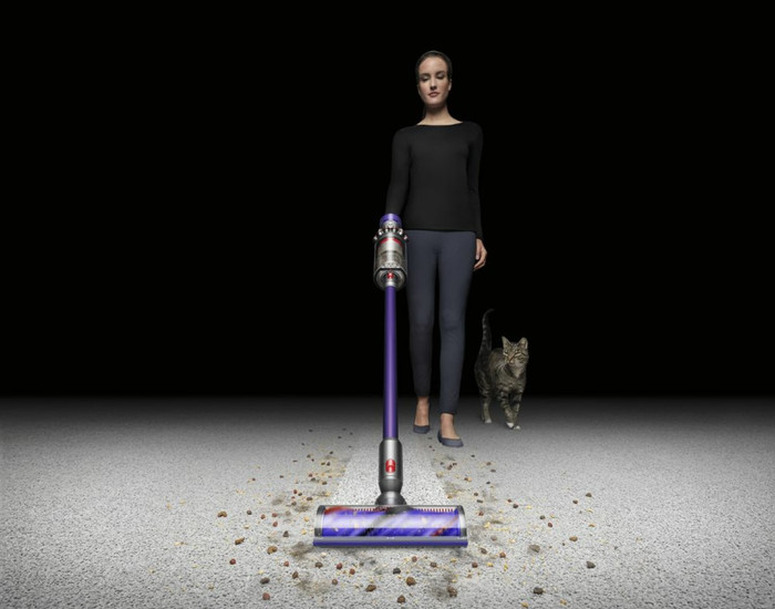 Dyson V11 Advanced product in use