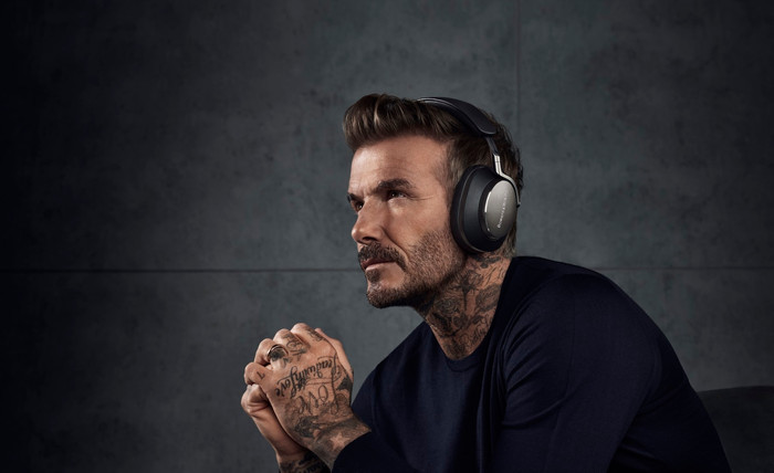 Bowers & Wilkins Px8 Red + BlueBuilt Power Delivery Charger with USB-C Port 20W White product in use