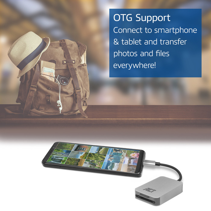 ACT USB-C Card Reader for SD and microSD product in use